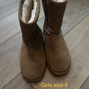 Lined boots